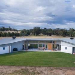 Ovens & King Builders - Rutherglen Rammed Earth and Straw bale (Situps)